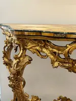 Console romaine du XVIIIe siècle.
