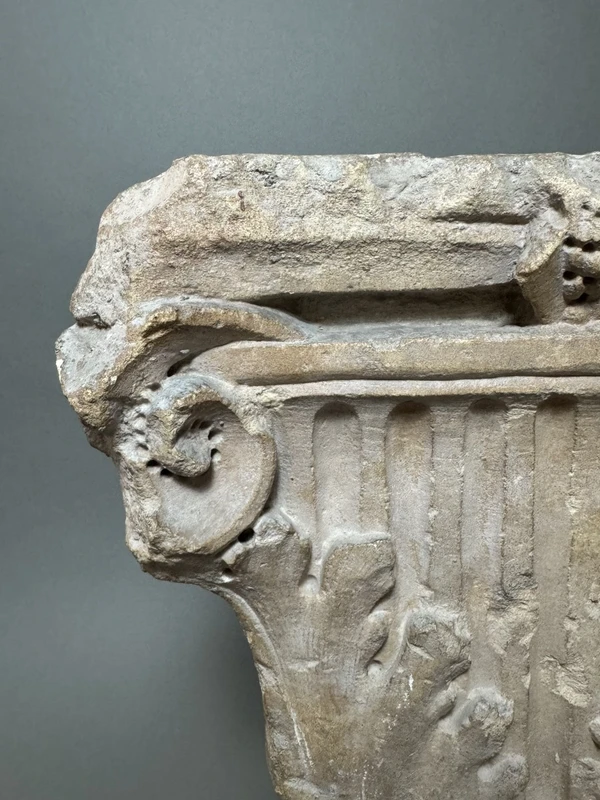 Capitello corinzio a colonna piatta - prima metà del XVI sec.