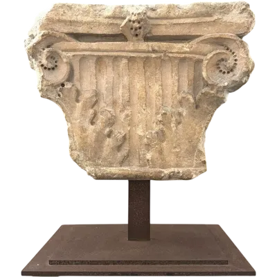 Chapiteau corinthien sur colonne plate - première moitié du XVIe siècle.