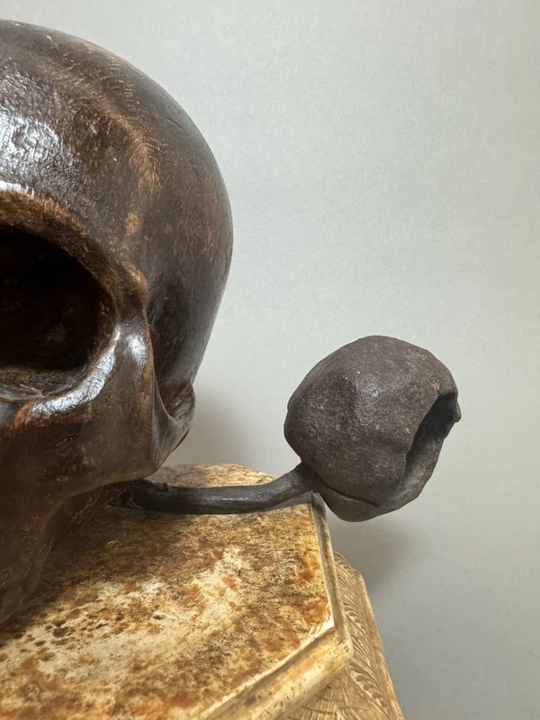 Vanitas sur socle en bois doré du XVIIe siècle - Italie