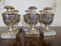 Gruppo di sei porta palme in legno scolpito e argentato