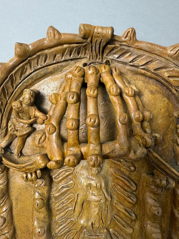 Rara acquasantiera ispano-moresca in terracotta - periodo XVIII secolo