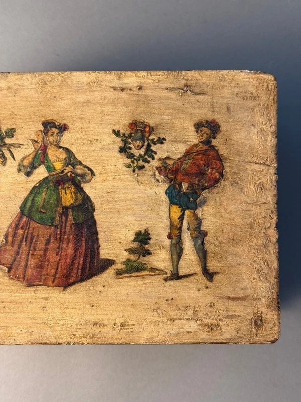 Box in plain lacquer—18th century