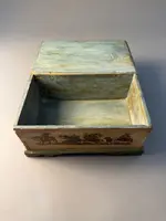 Box in plain lacquer—18th century