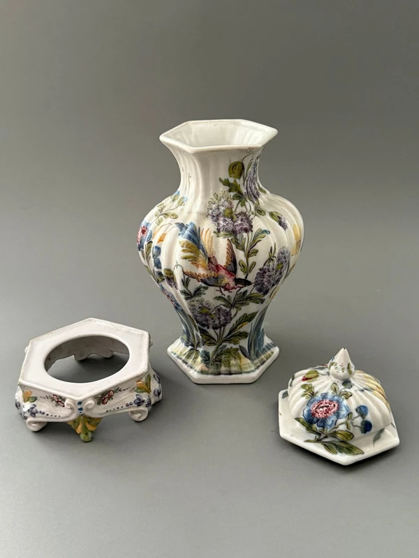 Vases « potiche » en majolique de la manufacture Antonibon, Nove Di Bassano – XIXe siècle