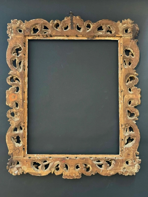 Cadre en bois sculpté et doré. Bologne, XVIIe siècle