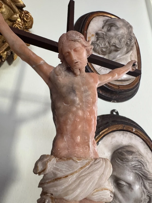 Christ in pink alabaster. 18th century