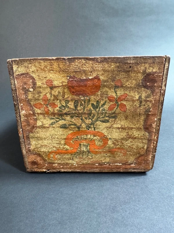 Petite boîte en bois peinte - Pouilles, XVIIIe siècle