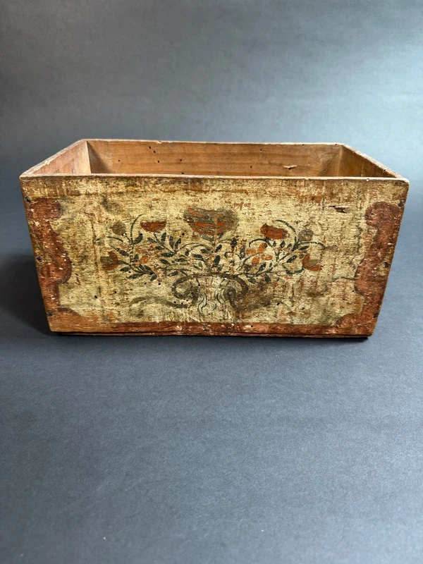 Petite boîte en bois peinte - Pouilles, XVIIIe siècle