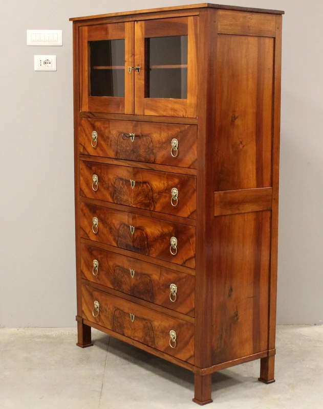 Ancienne commode-vitrine de style Empire en noyer, XIXe siècle