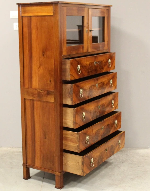 Ancienne commode-vitrine de style Empire en noyer, XIXe siècle