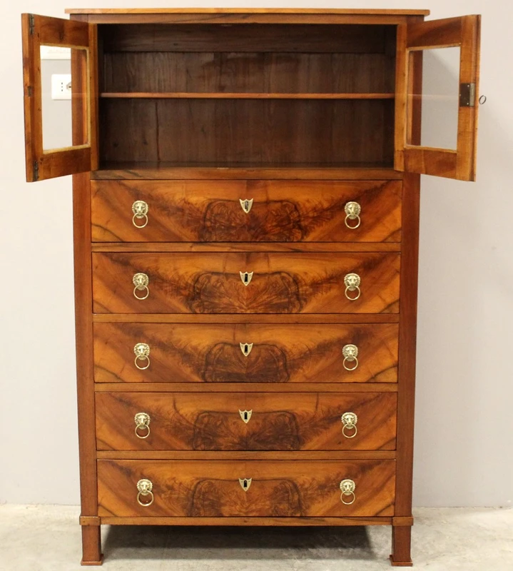 Ancienne commode-vitrine de style Empire en noyer, XIXe siècle