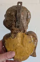 Cherubino del XVIII secolo in legno scolpito e dorato a mecca