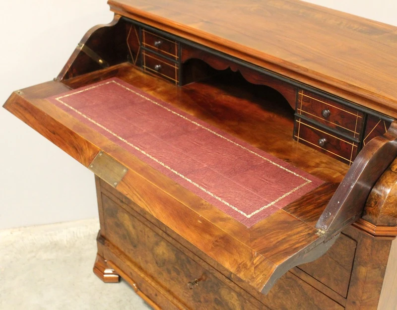 Ancienne commode à abattants de style Louis-Philippe en noyer, XIXe siècle