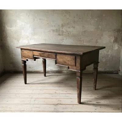 Louis XVI-style desk with drawers – Late 18th century (circa 1780–1790)