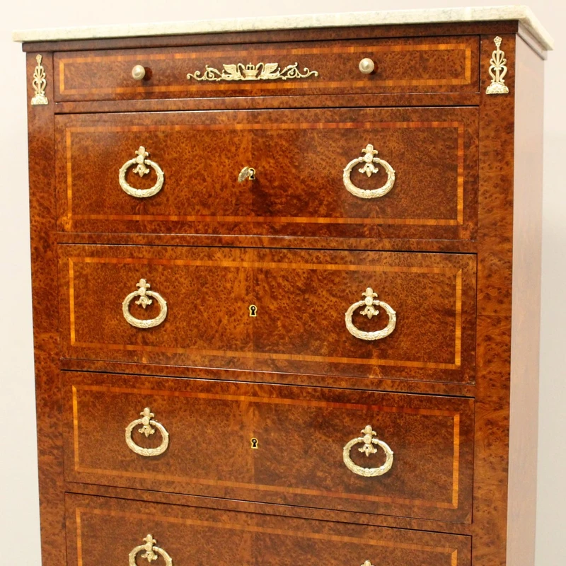 Ancienne commode à tiroirs de style Napoléon III, marquetée, XIXe siècle
