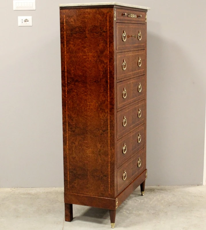 Ancienne commode à tiroirs de style Napoléon III, marquetée, XIXe siècle