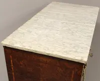 Ancienne commode à tiroirs de style Napoléon III, marquetée, XIXe siècle