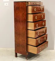 Ancienne commode à tiroirs de style Napoléon III, marquetée, XIXe siècle