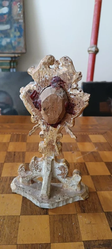 Reliquaire en bois doré du XVIIIe siècle