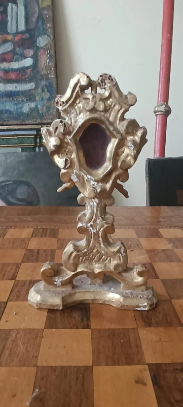 Reliquaire en bois doré du XVIIIe siècle