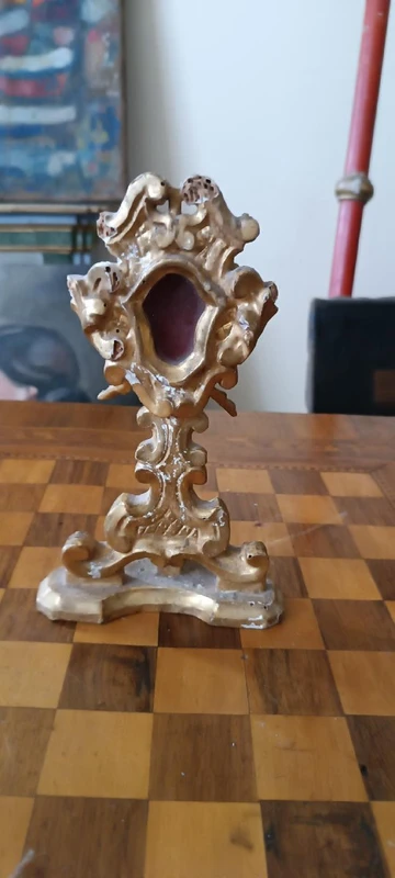 Reliquaire en bois doré du XVIIIe siècle