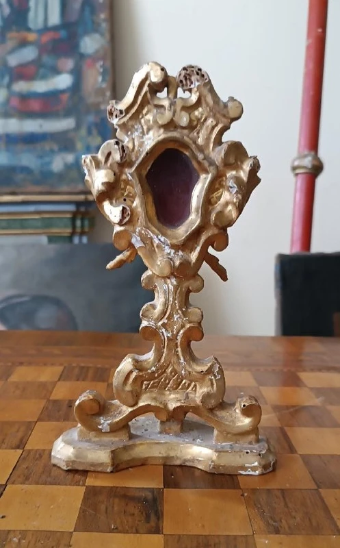 Reliquaire en bois doré du XVIIIe siècle