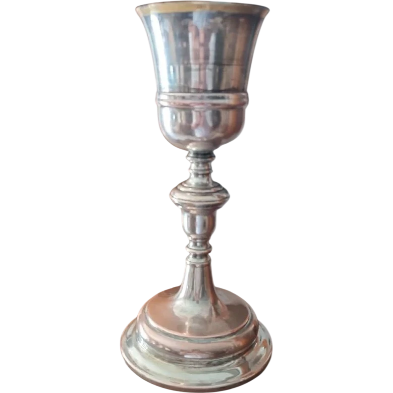 Ancien calice de messe en cuivre et laiton argenté