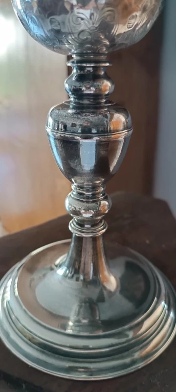 Ancien calice de messe, en bronze argenté, avec une sous-coupe en argent
