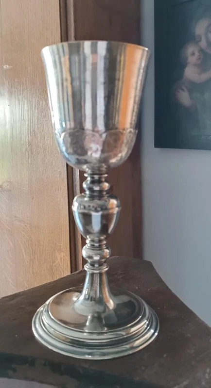 Ancien calice de messe, en bronze argenté, avec une sous-coupe en argent