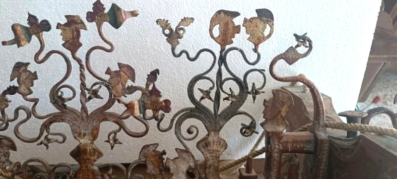 Importante parte di carretto siciliano Fratelli Vaccaro - Vizzini primi xx secolo -Lampadario