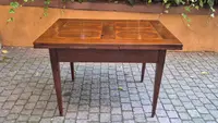 Antique 19th-century extendable table with threaded joints