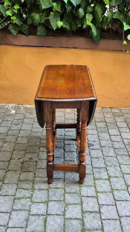 Tavolino consolle antico a bandelle inglese