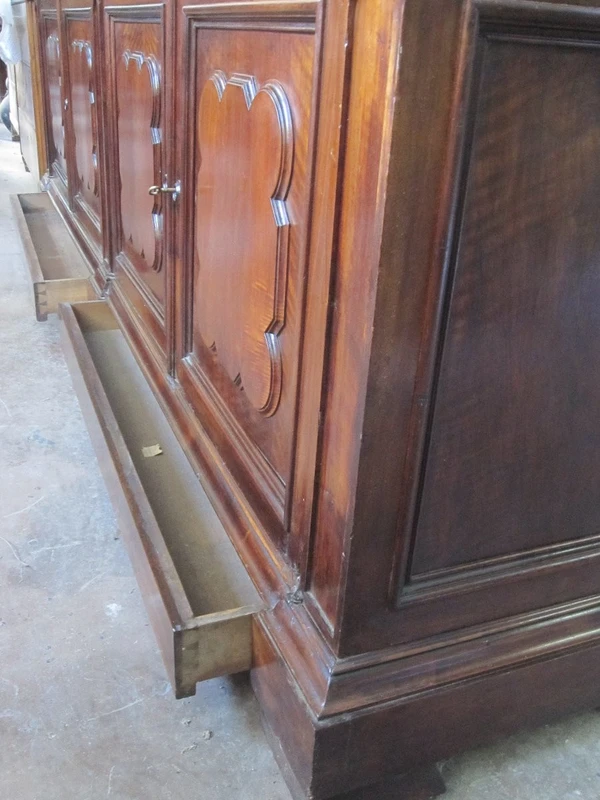 Credenza sacrestia antica doppiocorpo piemontese