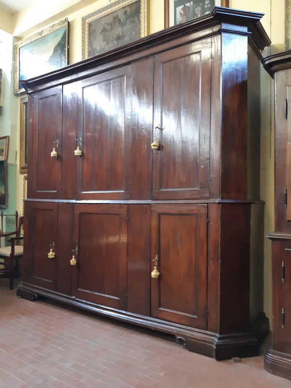 Credenza sacrestia antica a doppiocorpo modenese