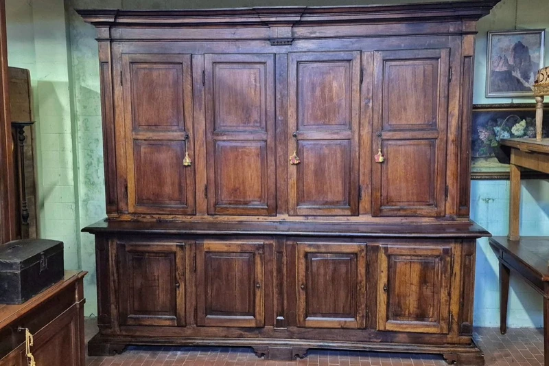Credenza sacrestia antica doppiocorpo lombarda