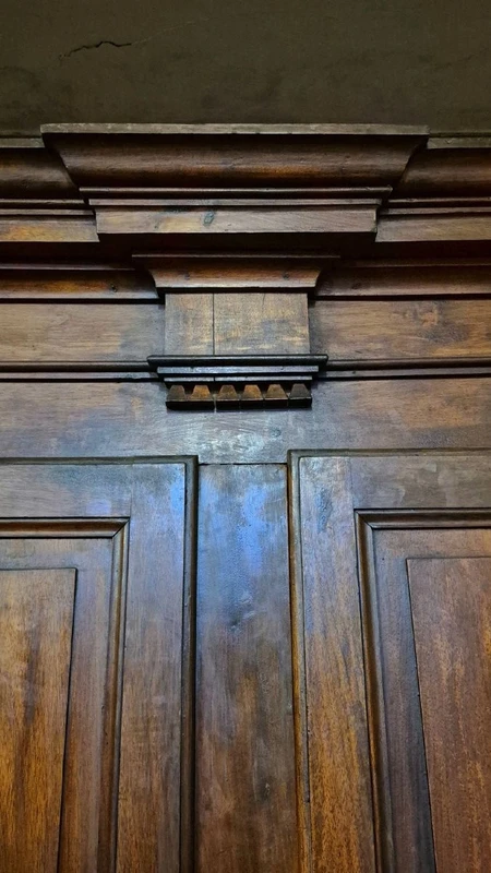 Credenza sacrestia antica doppiocorpo lombarda