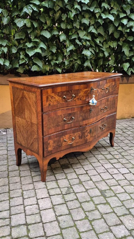 Comò cassettone antico mosso Luigi XV emiliano del '700