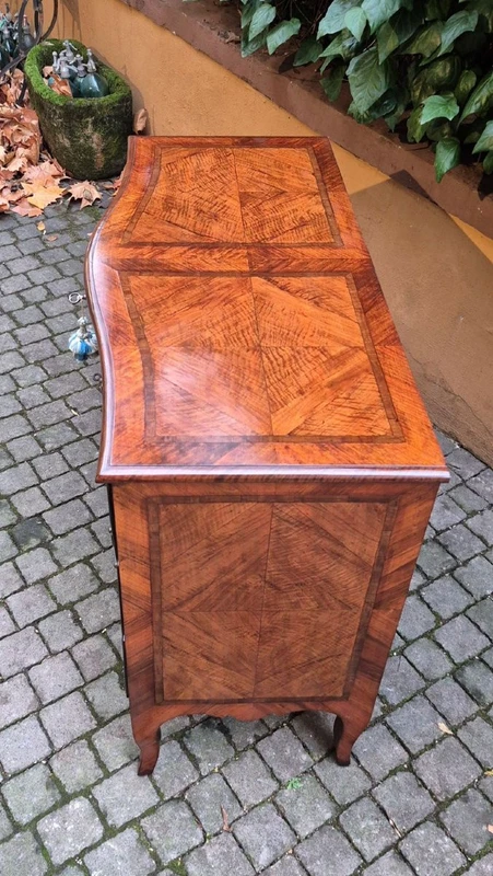Comò cassettone antico mosso Luigi XV emiliano del '700