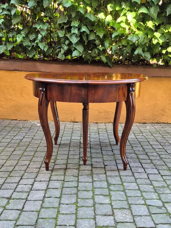 Antique 4-meter extendable round walnut table from the 19th century