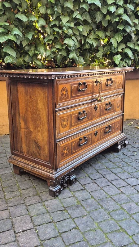 Cassettone canterano antico veneto del '600 intarsiato
