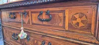 Cassettone canterano antico veneto del '600 intarsiato