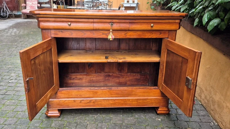 Buffet ancien de style Louis-Philippe, de type « cappuccina », avec rainure