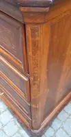 Commode lombarde à tiroirs, plaquée et marquetée