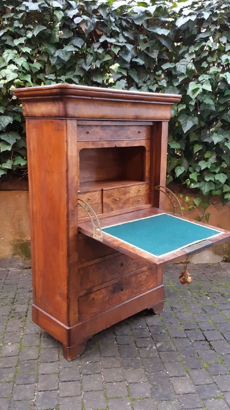 Secretaire antico Luigi Filippo cappuccino in noce e radica