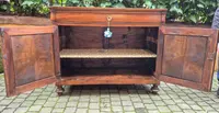 Buffet ancien d'Émilie de style Louis-Philippe, type « cappuccina »