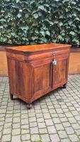 Buffet ancien d'Émilie de style Louis-Philippe, type « cappuccina »