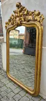 Miroir ancien piémontais doré avec corniche sculptée