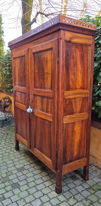 Antique Emilian Empire-style sideboard in walnut