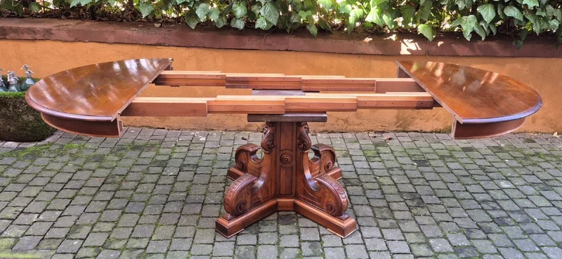 Antique extendable round walnut table, 2.7 meters